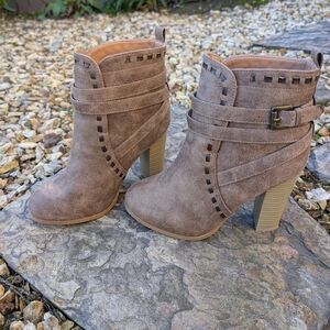 Chic Brown Heeled Ankle Boots
